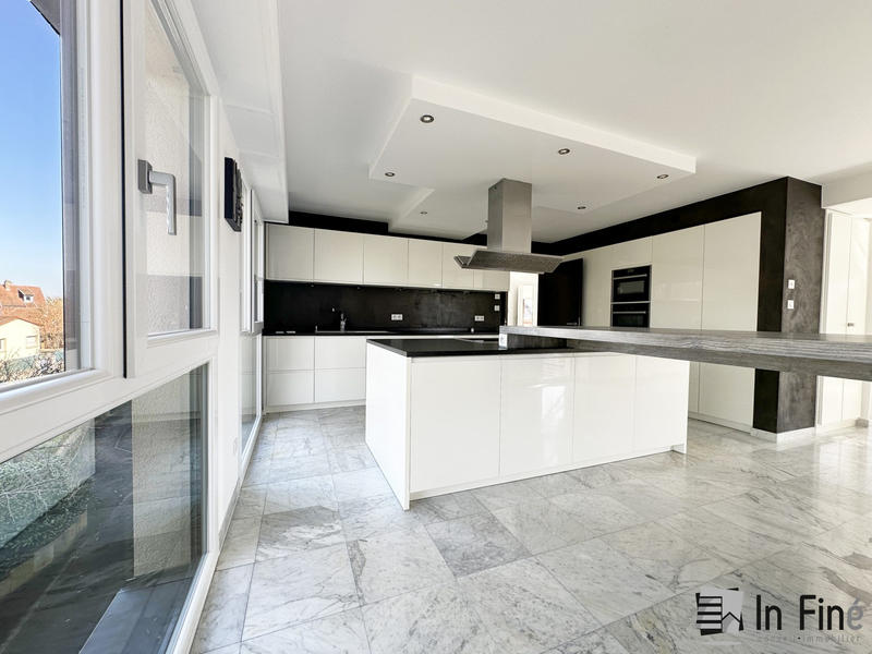 Appartement - 155 m² - 6 pièces