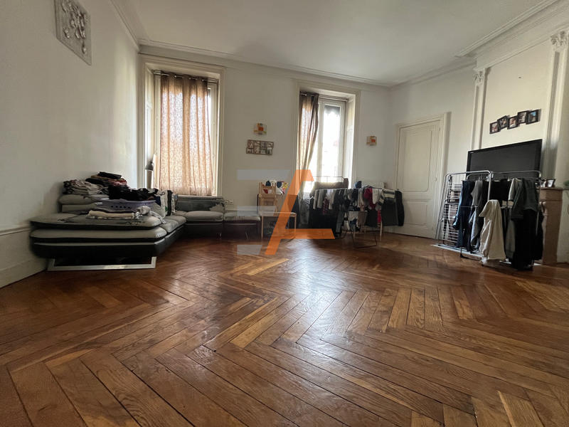 Appartement - 93 m² - 4 pièces