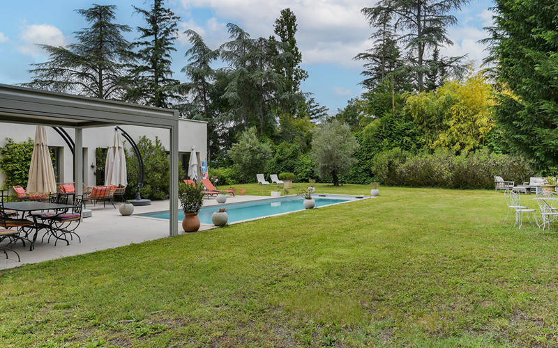 Maison - 230 m² - 7 pièces