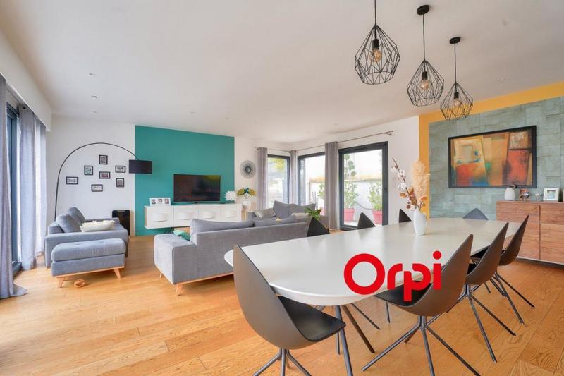 Maison - 319 m² - 6 pièces