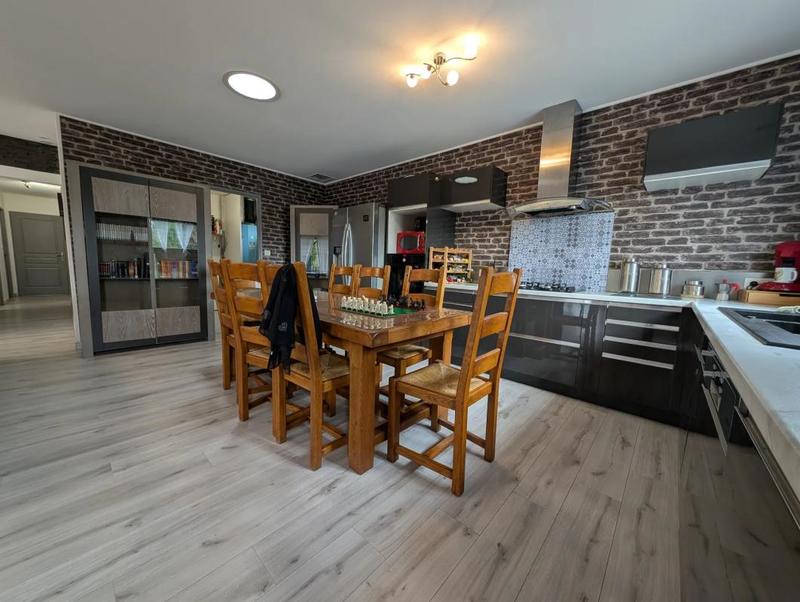 Maison - 103 m² - 4 pièces