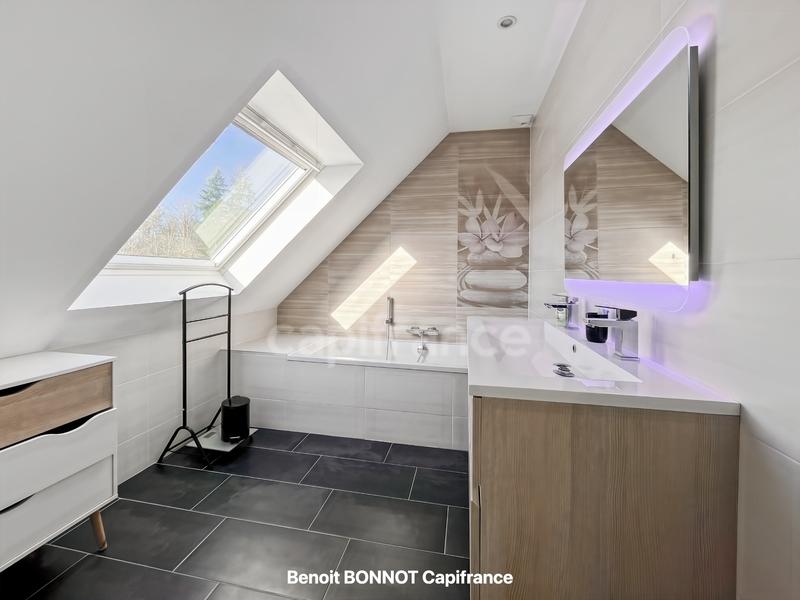 Maison - 111 m² - 5 pièces