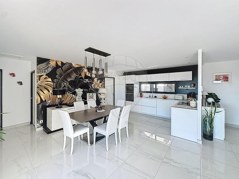 Maison - 140 m² - 6 pièces