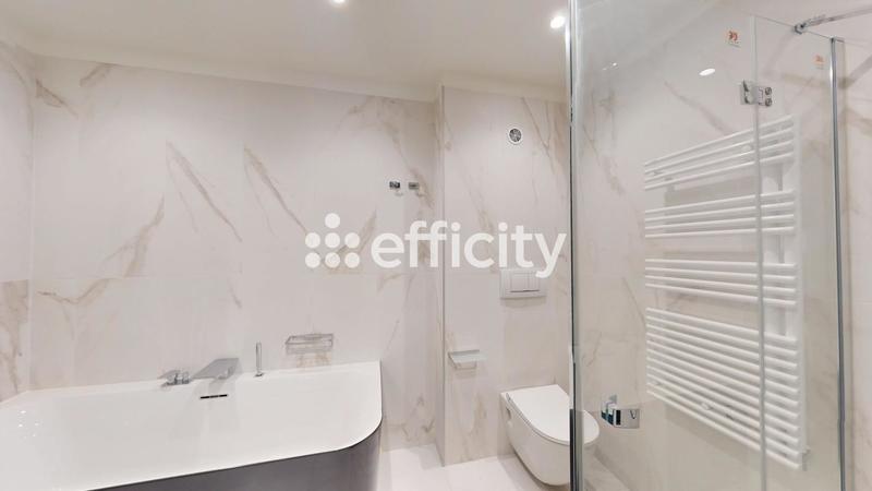 Appartement - 270 m² - 7 pièces