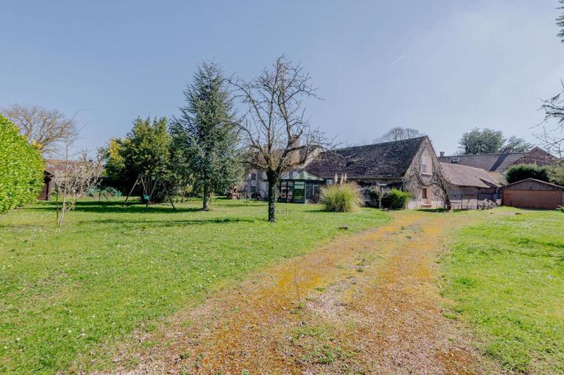 Corps de ferme - 381 m² - 10 pièces