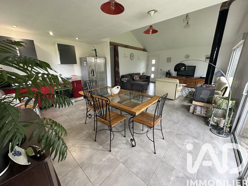 Maison - 95 m² - 5 pièces