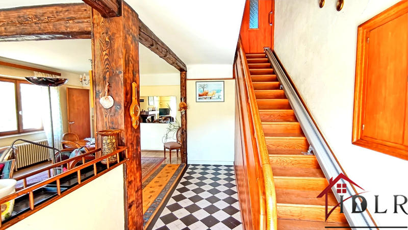 Maison - 277 m² - 10 pièces