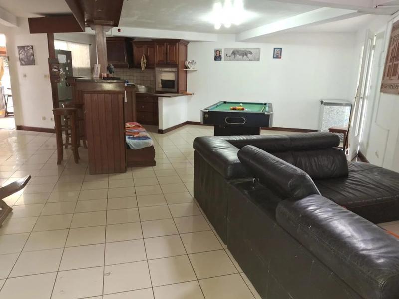 Immeuble - 241 m² - 10 pièces