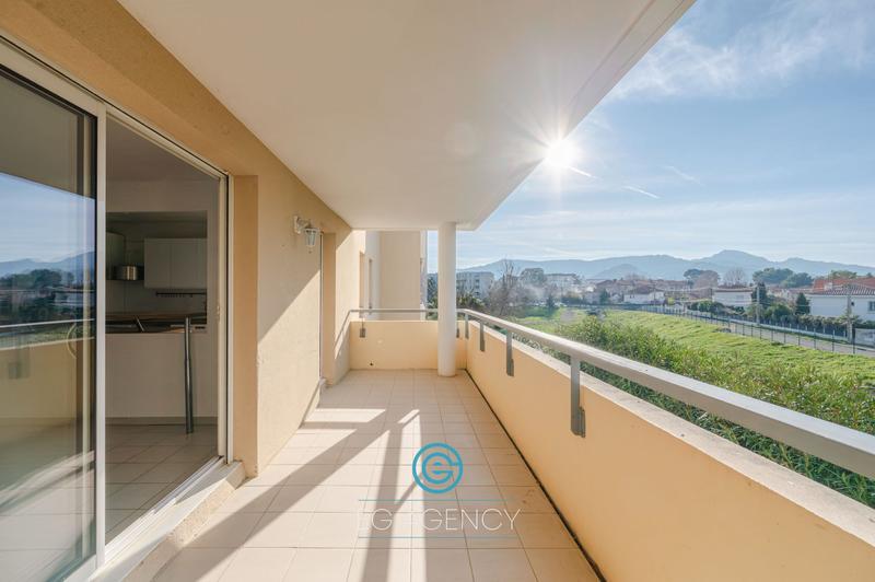 Appartement - 70 m² - 3 pièces