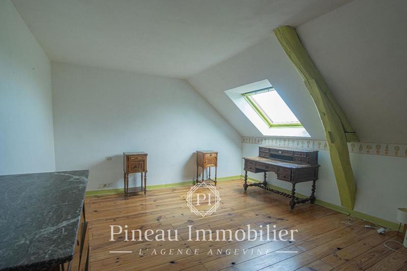 Maison - 303 m² - 13 pièces