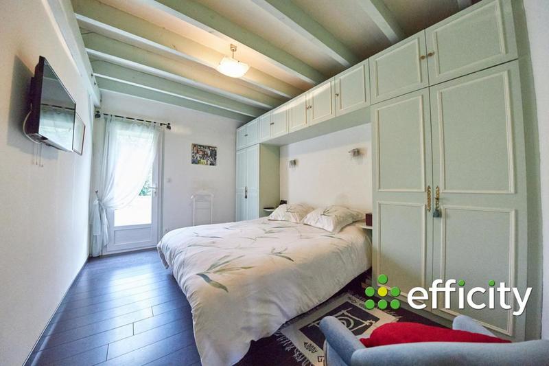 Maison traditionnelle - 114 m² - 8 pièces