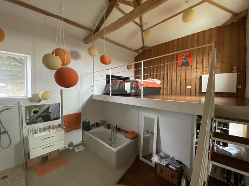 Demeure - 230 m² - 6 pièces