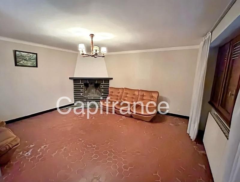 Maison - 220 m² - 8 pièces