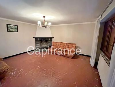 Maison - 220 m² - 8 pièces