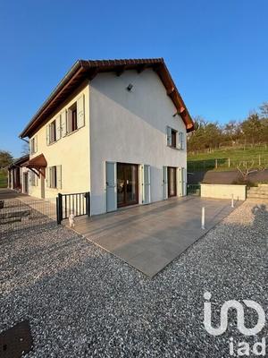 Maison - 216 m² - 6 pièces