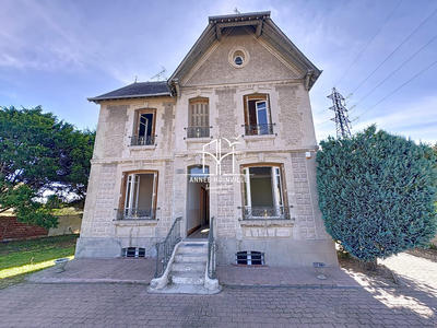 Maison - 105 m² - 5 pièces