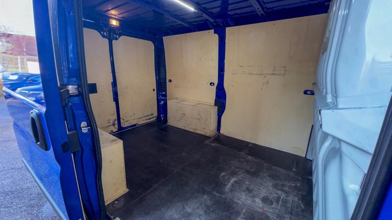 Peugeot Boxer II BlueHDi 120 s&amp;amp;S Asphalt 335 L1h1