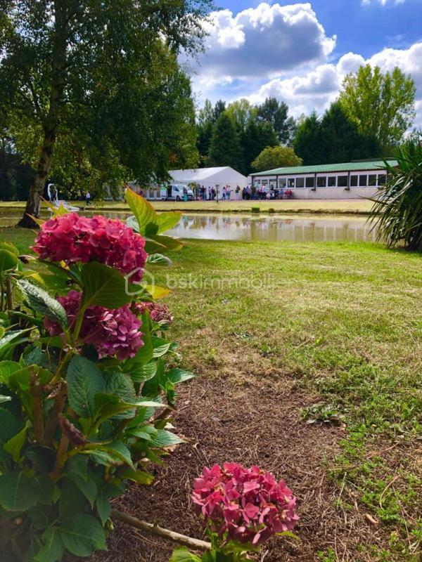 Maison - 380 m² - 4 pièces