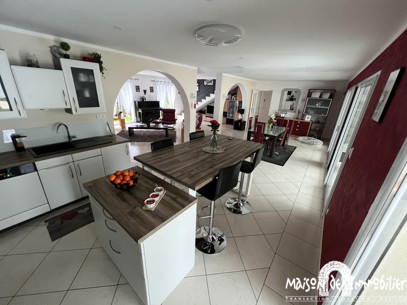 Maison - 321 m² - 10 pièces