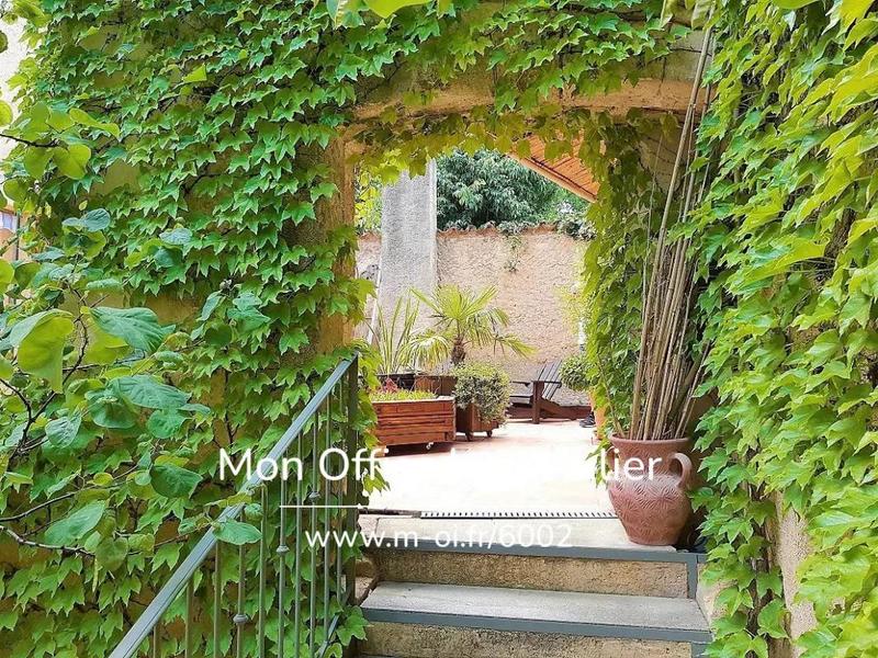 Maison de maîtres - 350 m² - 9 pièces