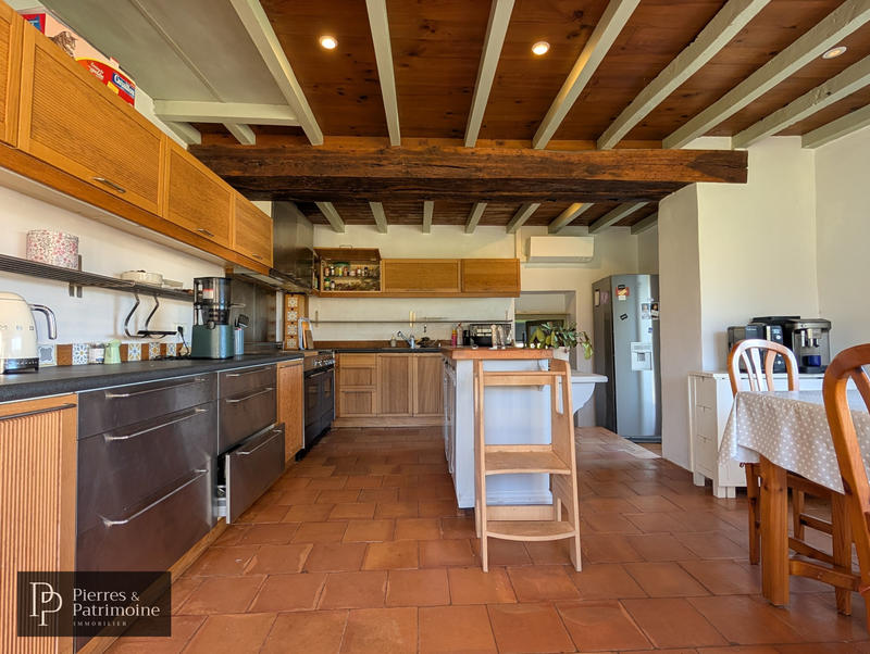 Maison - 290 m² - 10 pièces