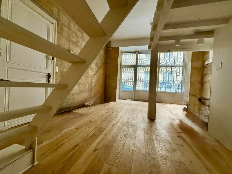 Studio - 25 m² - 1 pièce