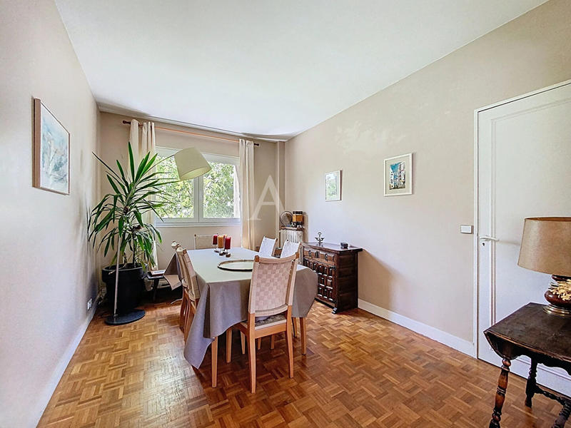 Appartement - 89 m² - 4 pièces