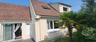 Maison - 161 m² - 8 pièces