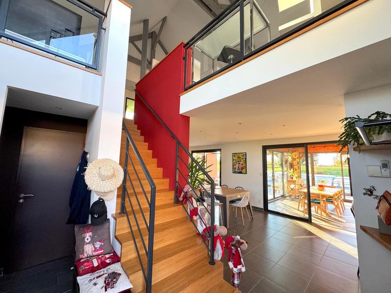 Maison - 205 m² - 5 pièces