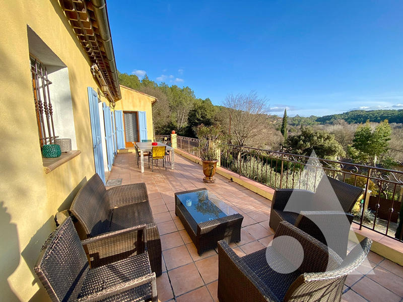 Maison - 161 m² - 6 pièces