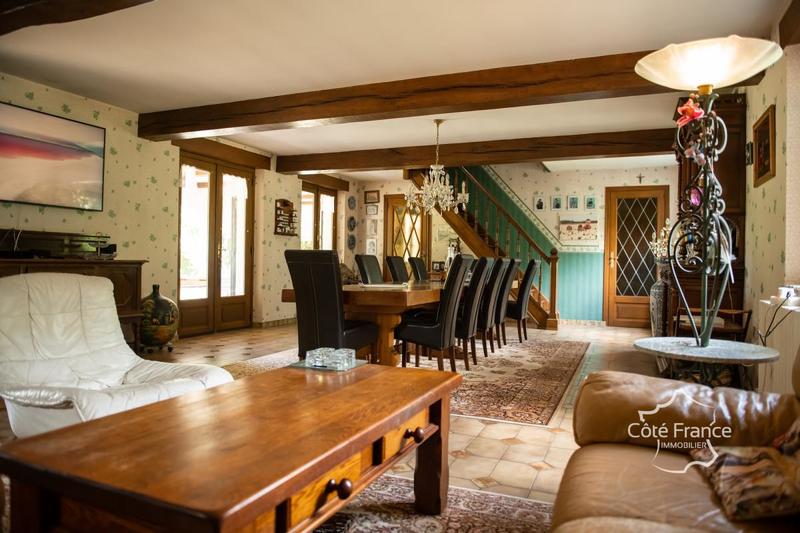 Maison - 250 m² - 7 pièces