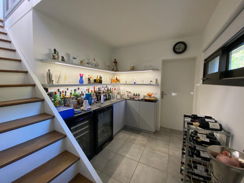 Maison - 202 m² - 7 pièces