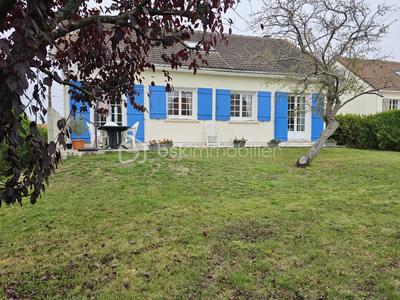 Maison traditionnelle - 137 m² - 6 pièces