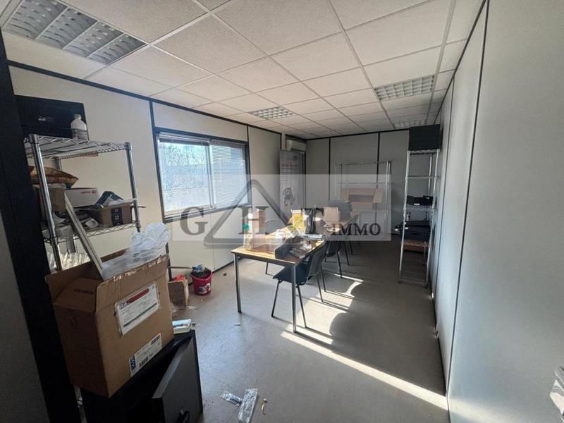 Entrepôt - 4 970 m²