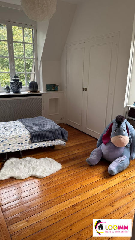 Maison - 255 m² - 8 pièces