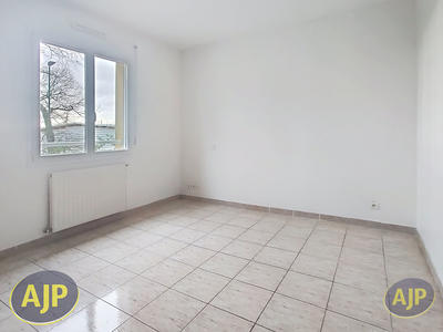 Maison - 122 m² - 6 pièces