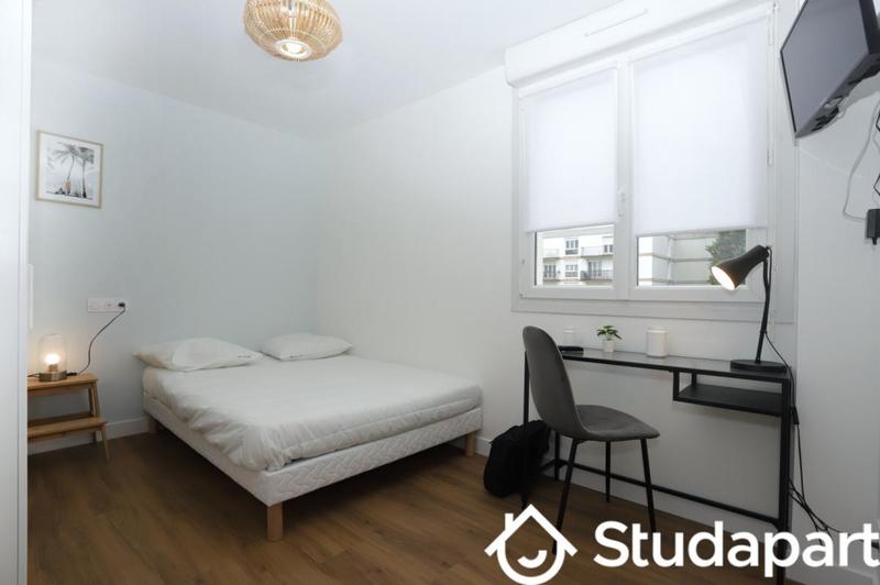 Chambre - 11 m² - 1 pièce