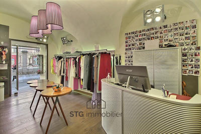 Fonds de commerce - Local commercial - 100 m²