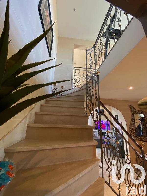 Maison - 195 m² - 5 pièces