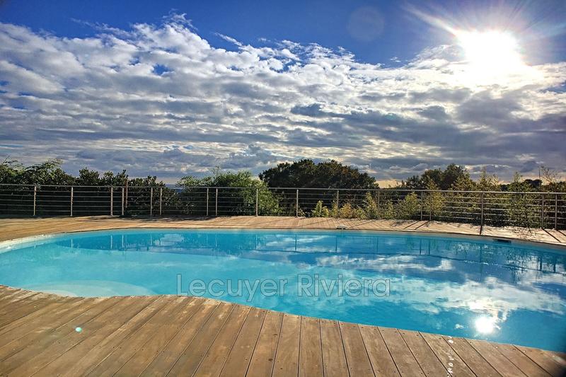 Maison - 288 m² - 6 pièces