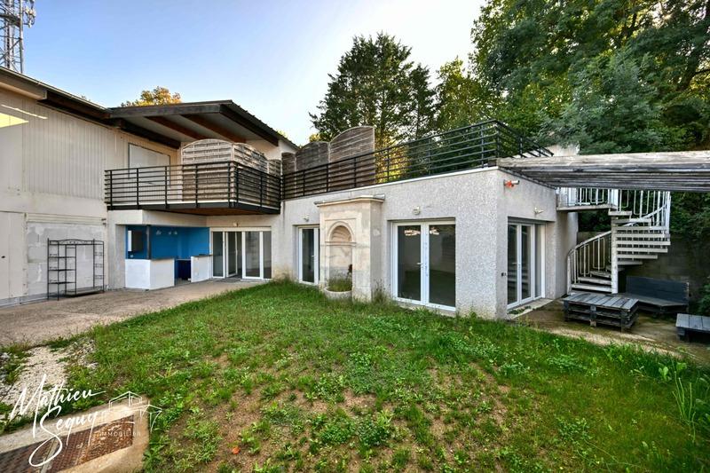 Local d'activité / Entrepôt - 274 m² - 9 pièces