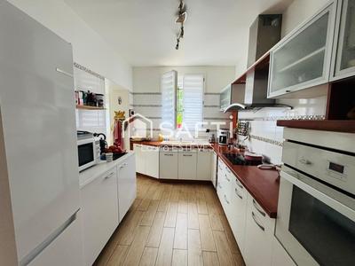 Maison - 101 m² - 5 pièces