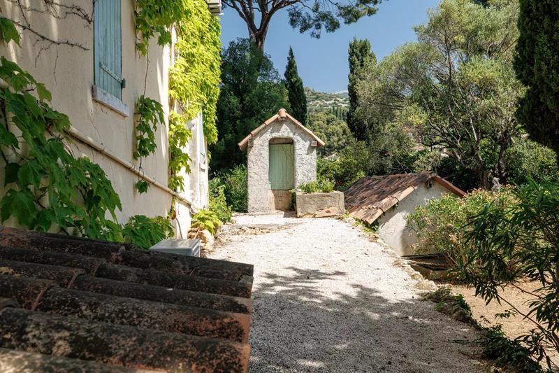 Propriété - 564 m² - 16 pièces