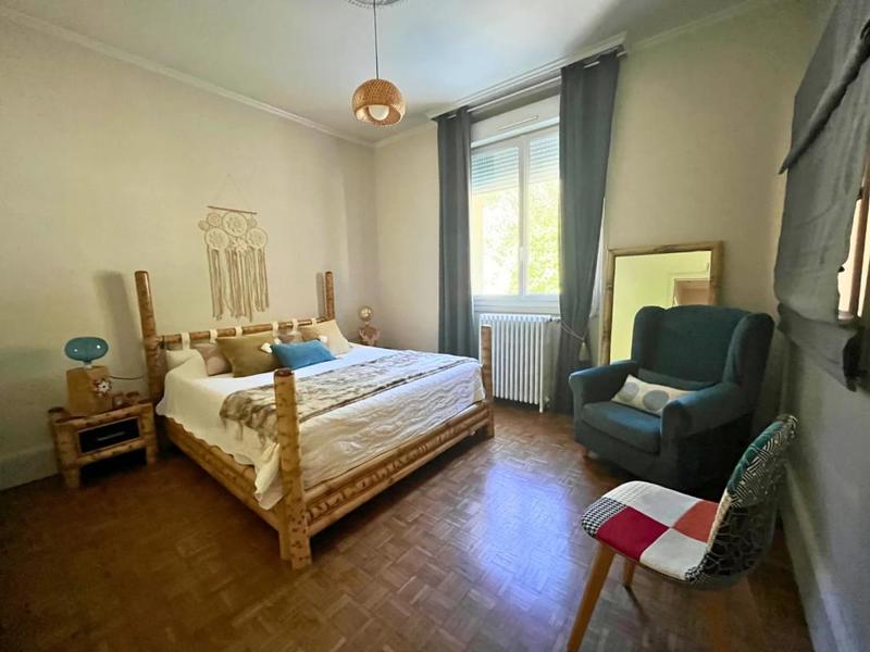 Maison - 275 m² - 6 pièces