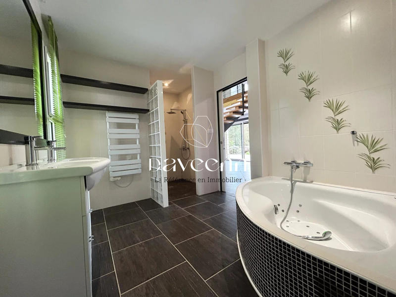 Maison - 162 m² - 5 pièces