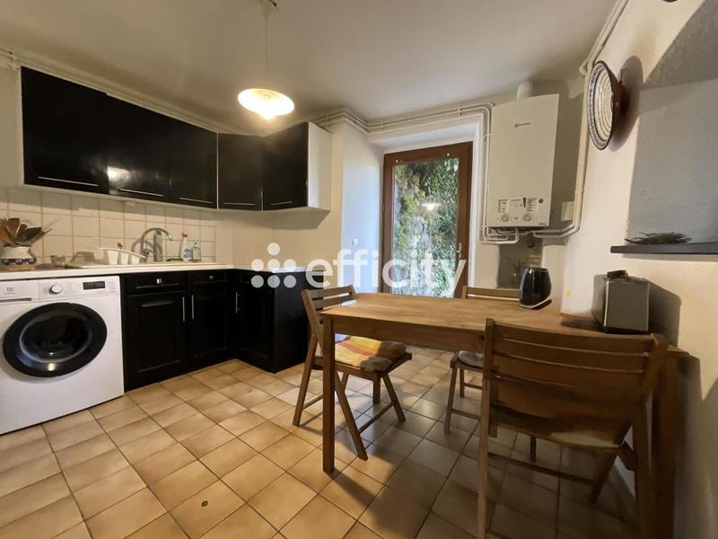 Maison - 184 m² - 9 pièces