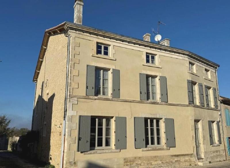 Maison - 495 m² - 10 pièces