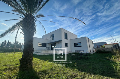 Maison - 250 m² - 4 pièces