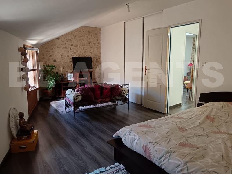 Maison de village - 144 m² - 9 pièces