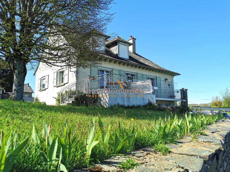 Maison traditionnelle - 142 m² - 6 pièces